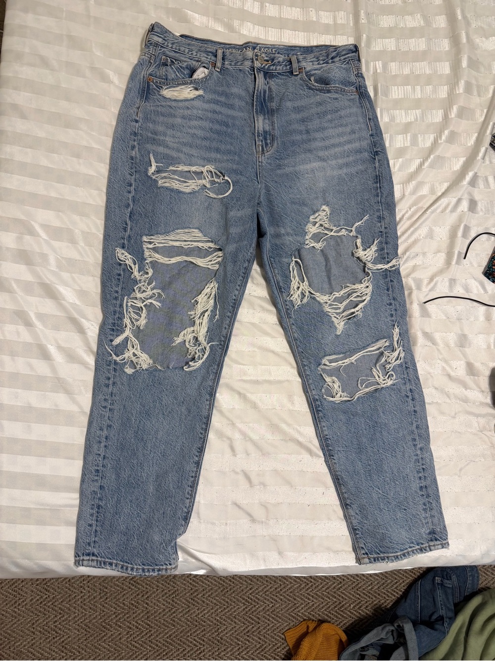 American Eagle Outfitters Light Blue Distressed Boyfriend Jeans